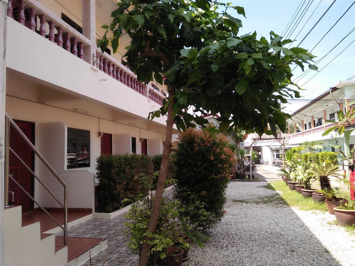Patong Peace Hostel Exterior photo