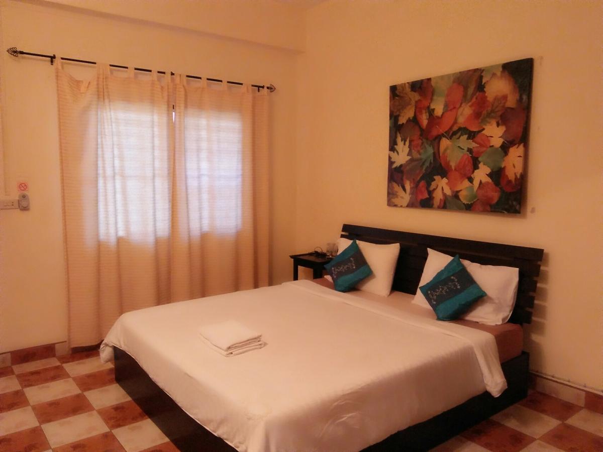 Patong Peace Hostel Exterior photo