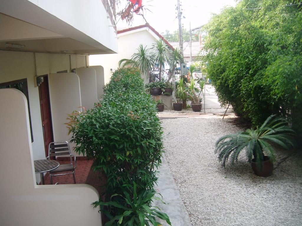 Patong Peace Hostel Exterior photo